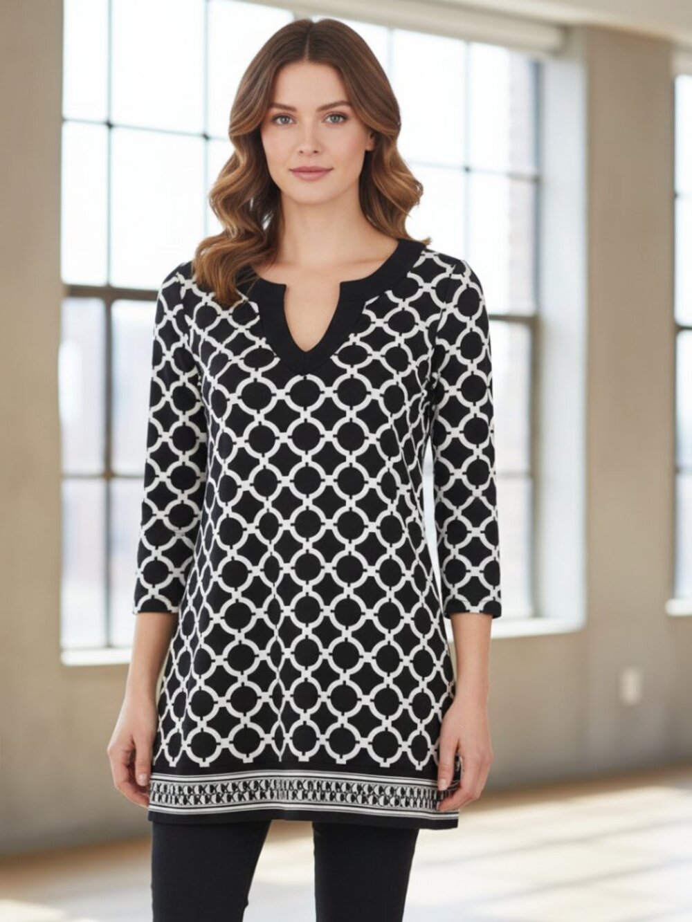 WHBM Tunic Top L Black White Medallion Retro Mod Preppy Comfy Indie Artsy